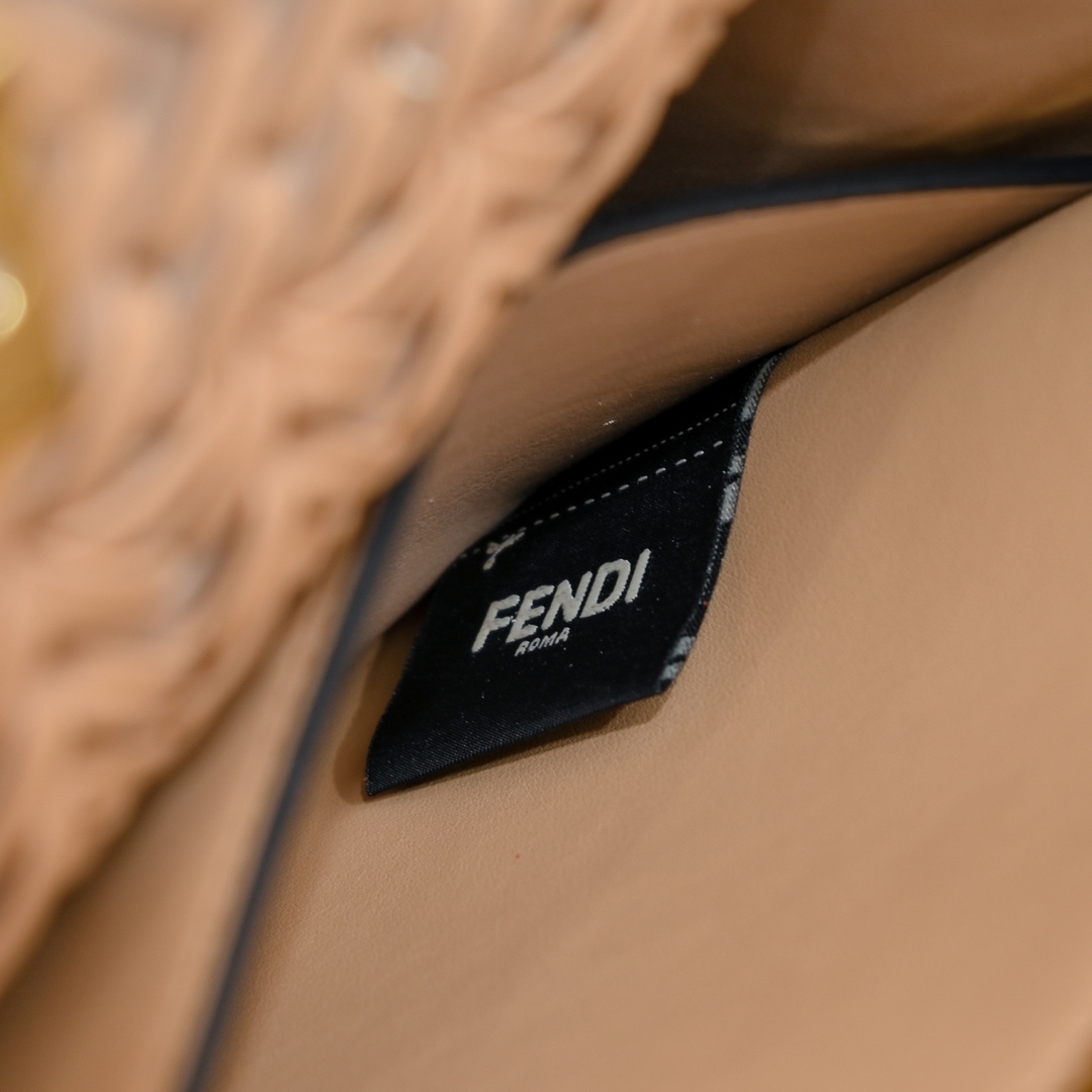 FENDI Iconic ekaboo ISeeU Large Bag 3317