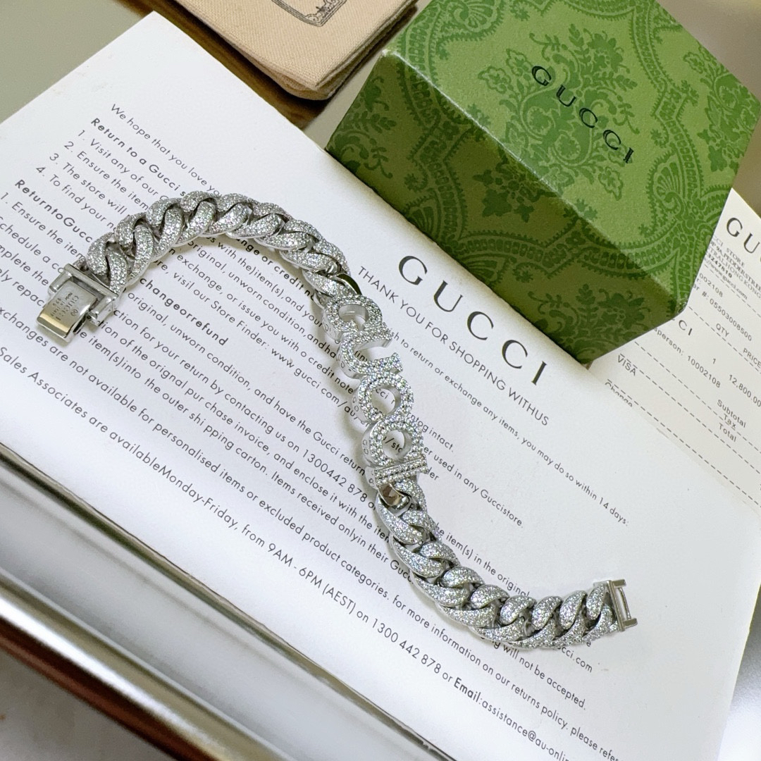 Gucci flat chain bracelet with diamonds