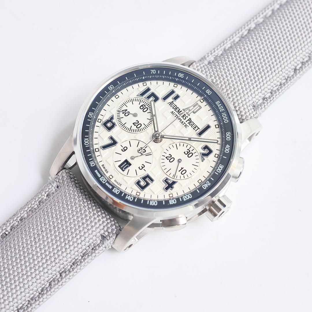 Audemars Piguet Royal Oak 26048 Offshore RW4 41 Chronograph Mechanical Watch