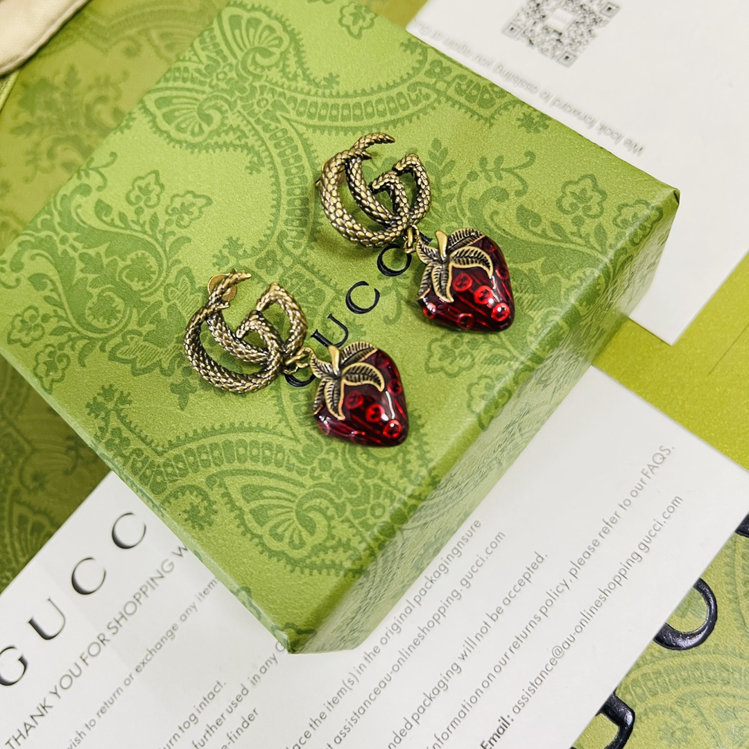 GUCCi GG Strawberry Stud Earrings