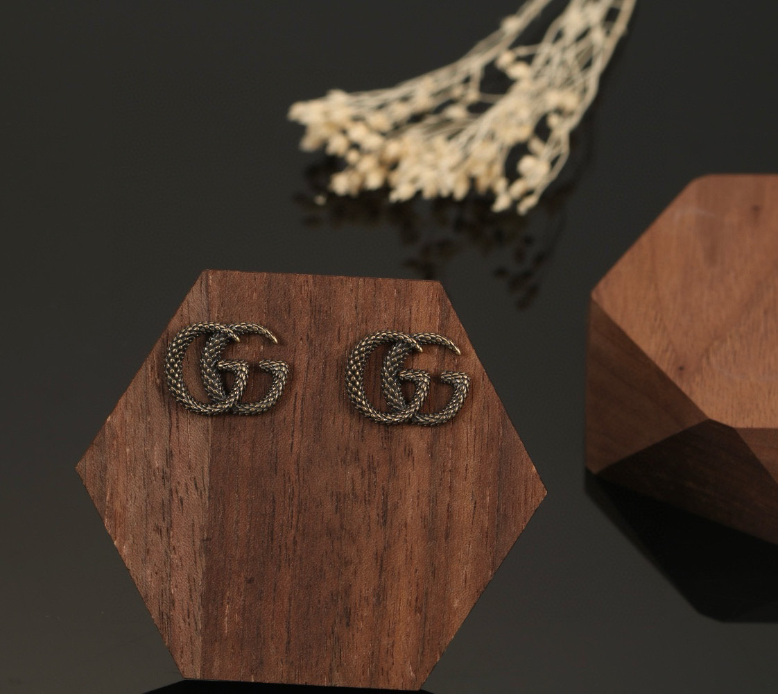 GUCCi classic letter earrings