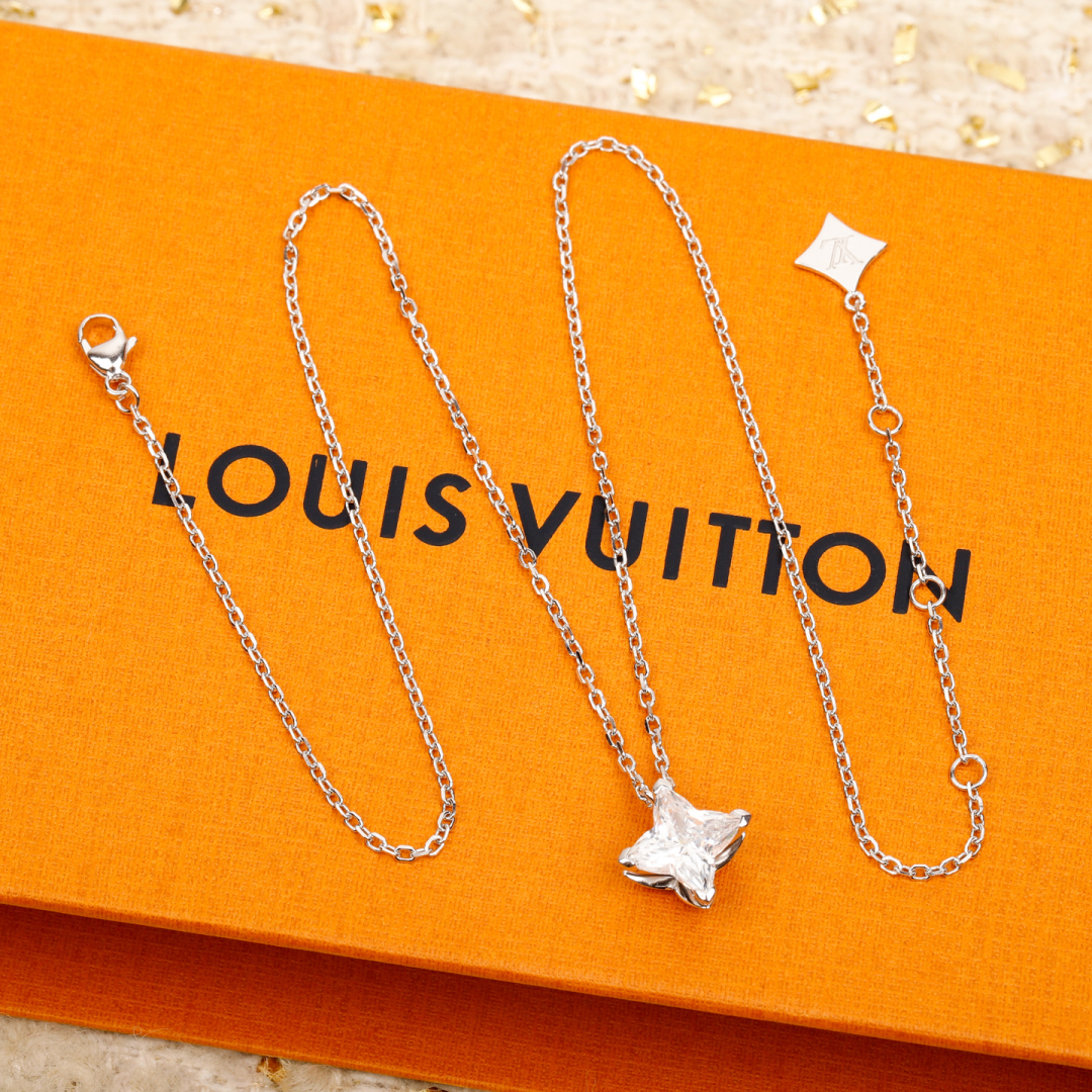 Louis Vuitton star necklace