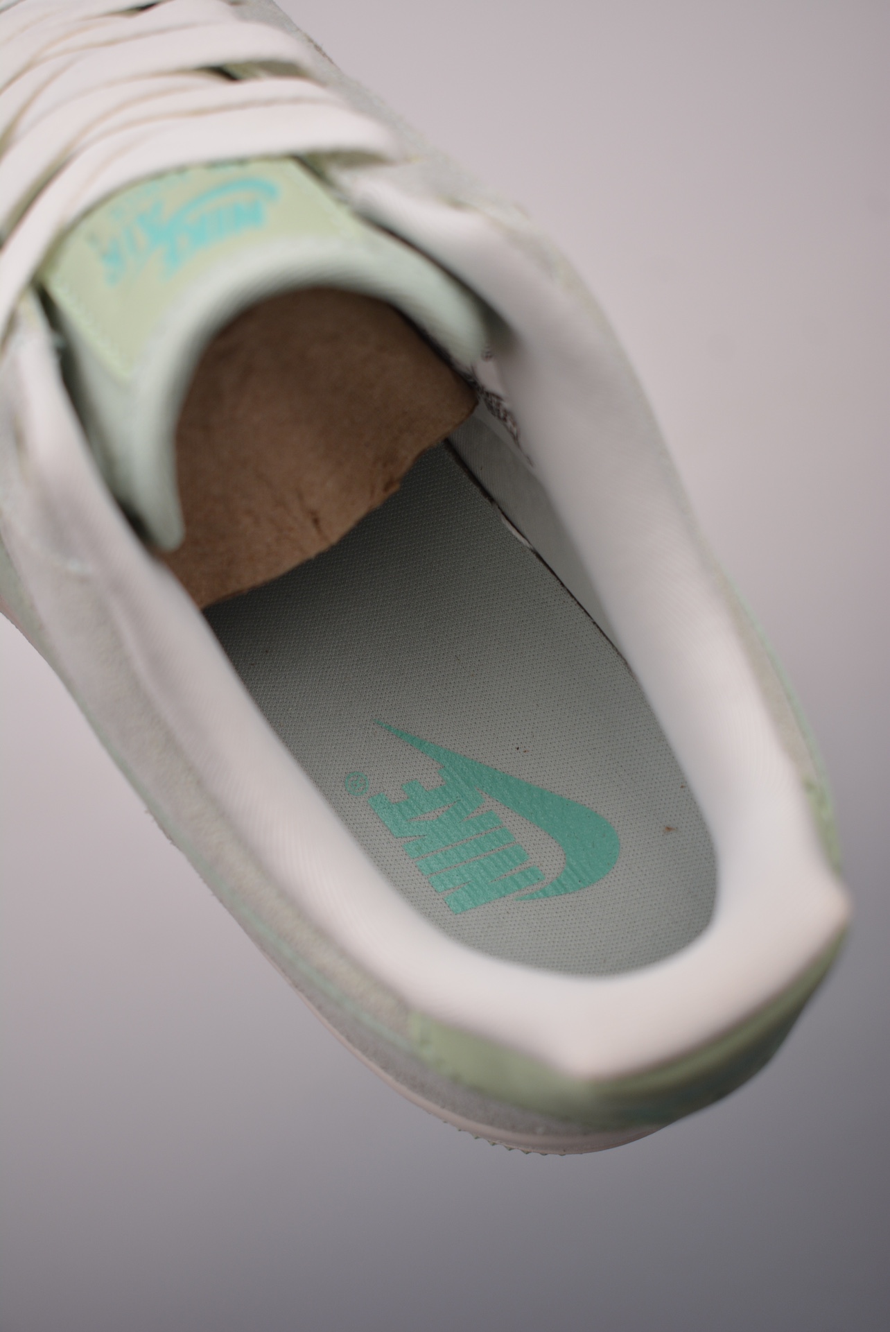 Nike Wmns Air Force 1'07 LowSpruce AuraPistachio Frost HQ1497-099