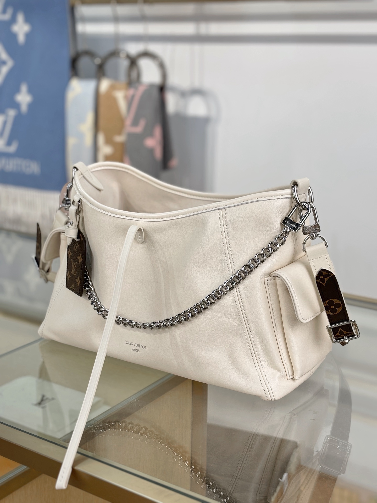 Louis Vuitton CARRYALL CARGO Small Handbag M12919