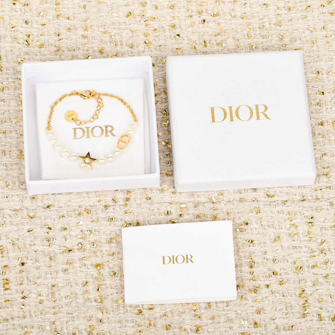 Dior 25 Five-pointed Star CD Pearl Bracelet