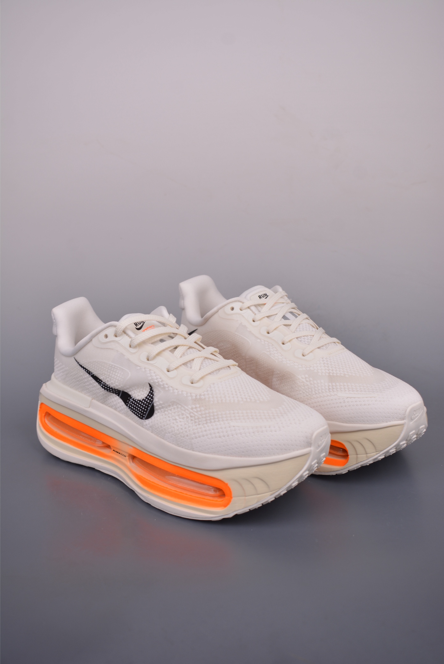 Nike Vomero premium “Ivory” FN8453-007