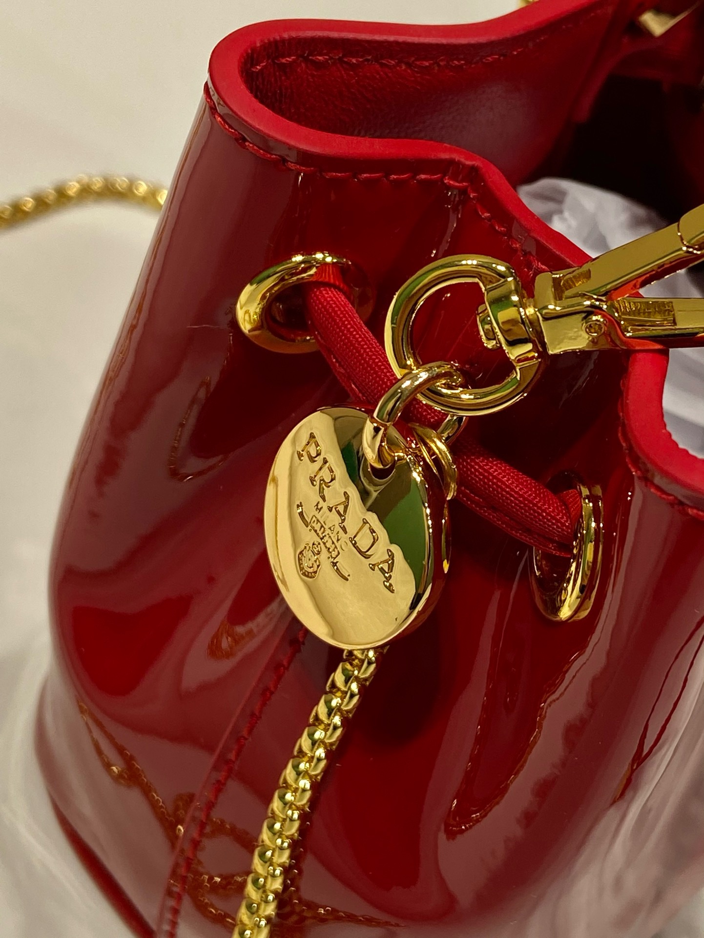 Prada patent leather small bucket 1NR016