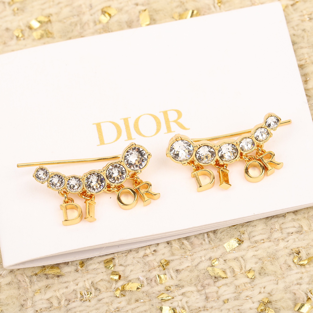 Dior Alphabet Diamond Earrings1