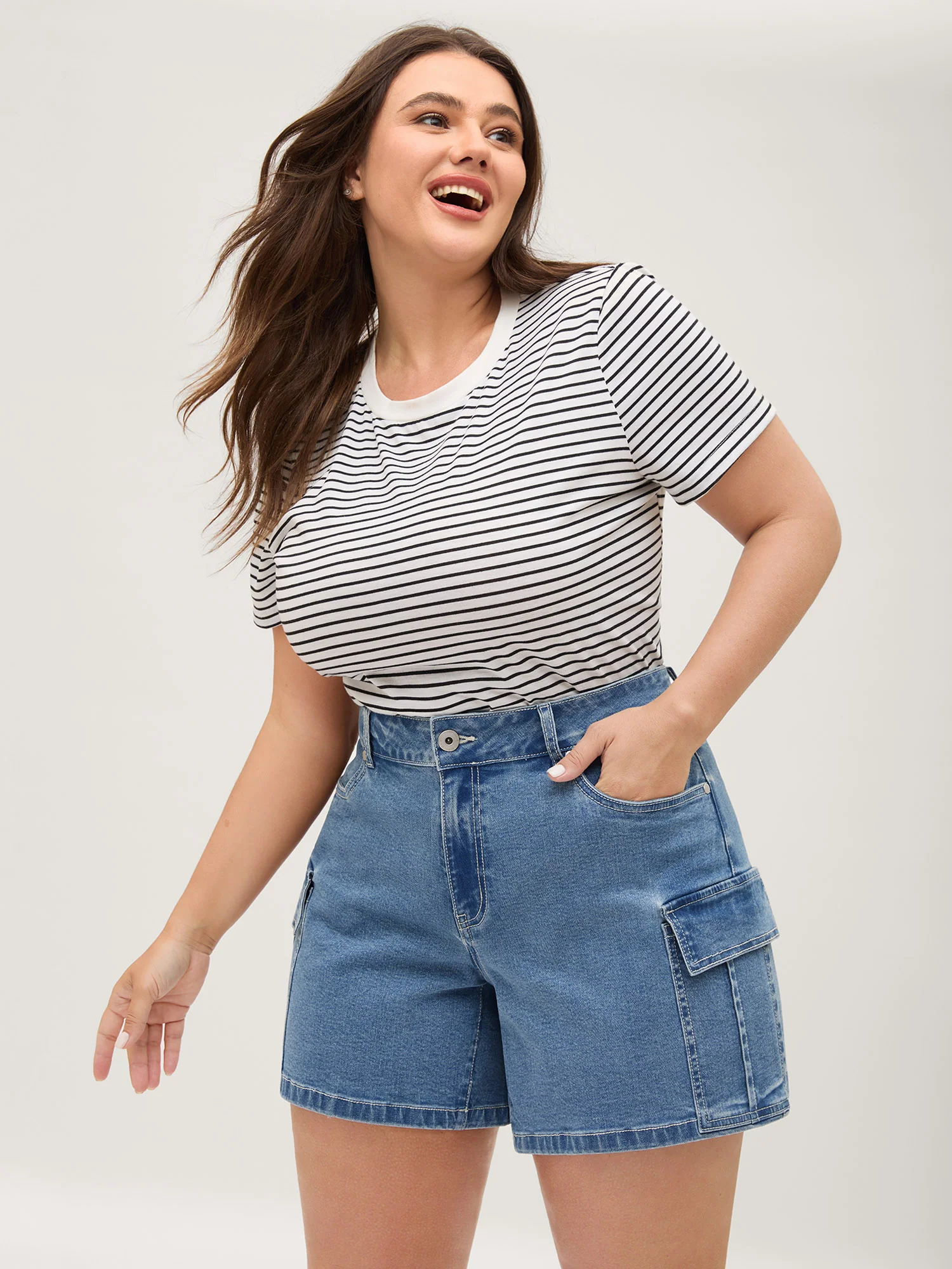 Side Pockets Wide-Leg Denim Shorts