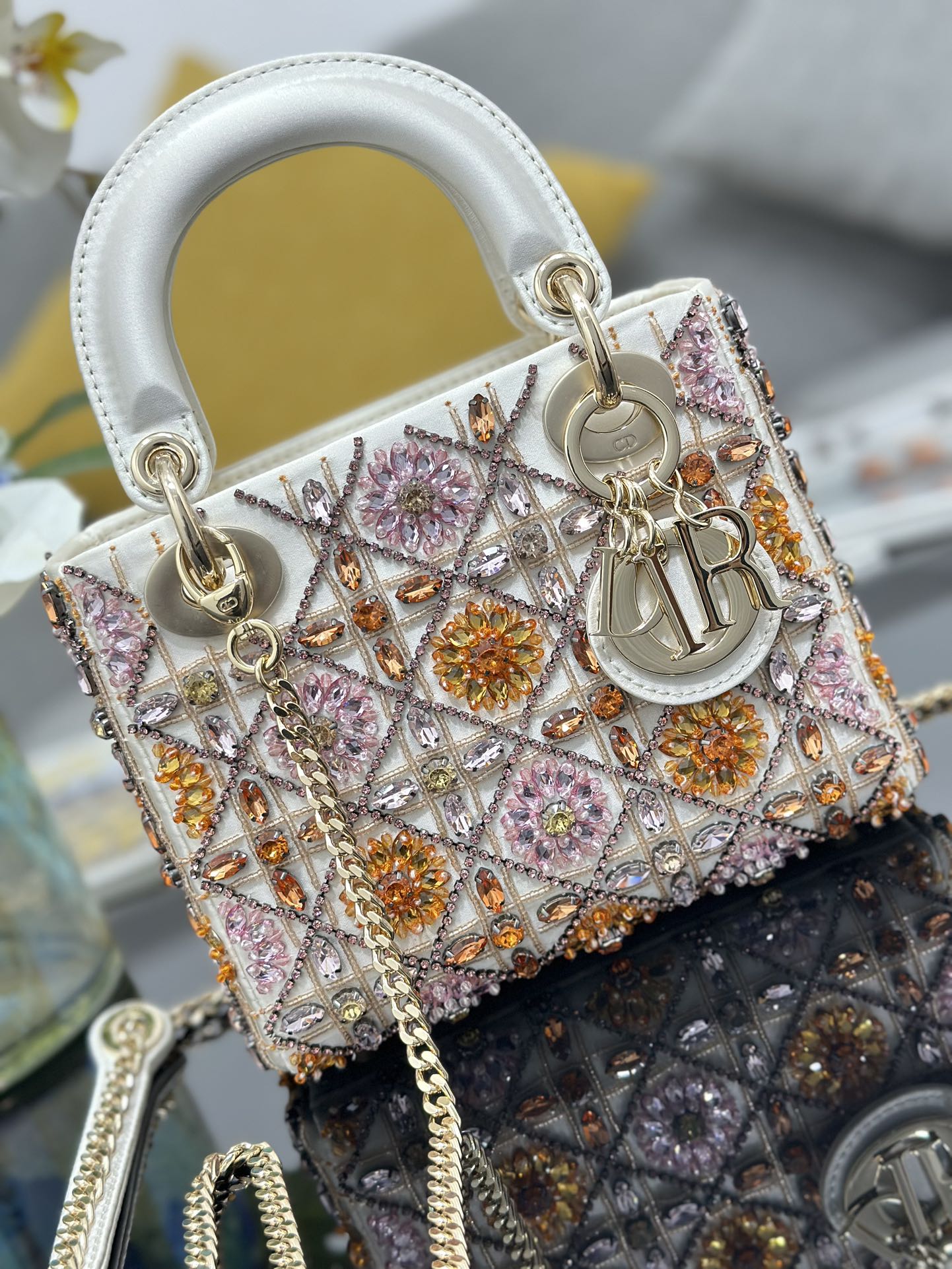 Dior Lady three-grid embroidery white and green diamonds horizontal version Princess Diana bag M0505