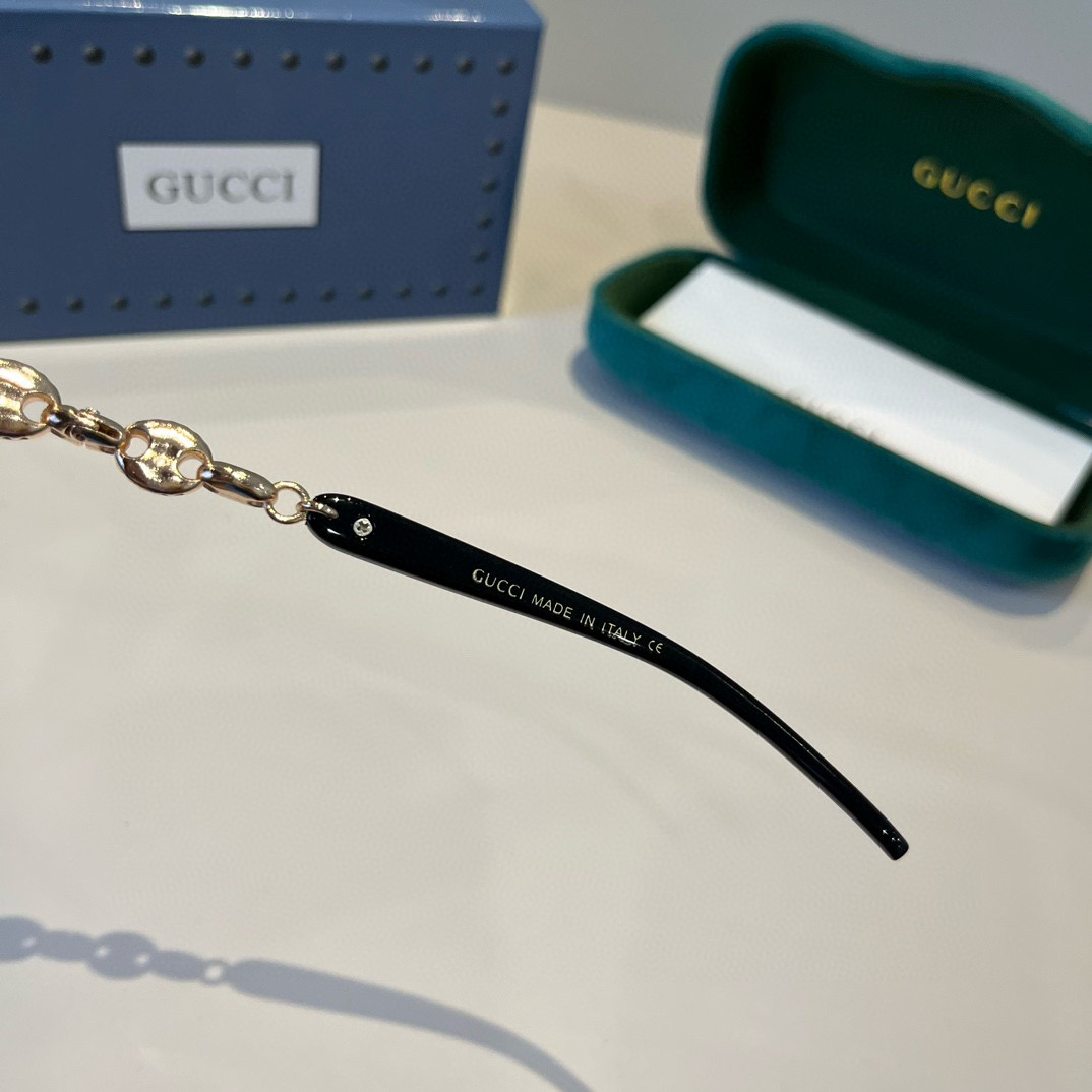 Gucci Round Frame Sunglasses