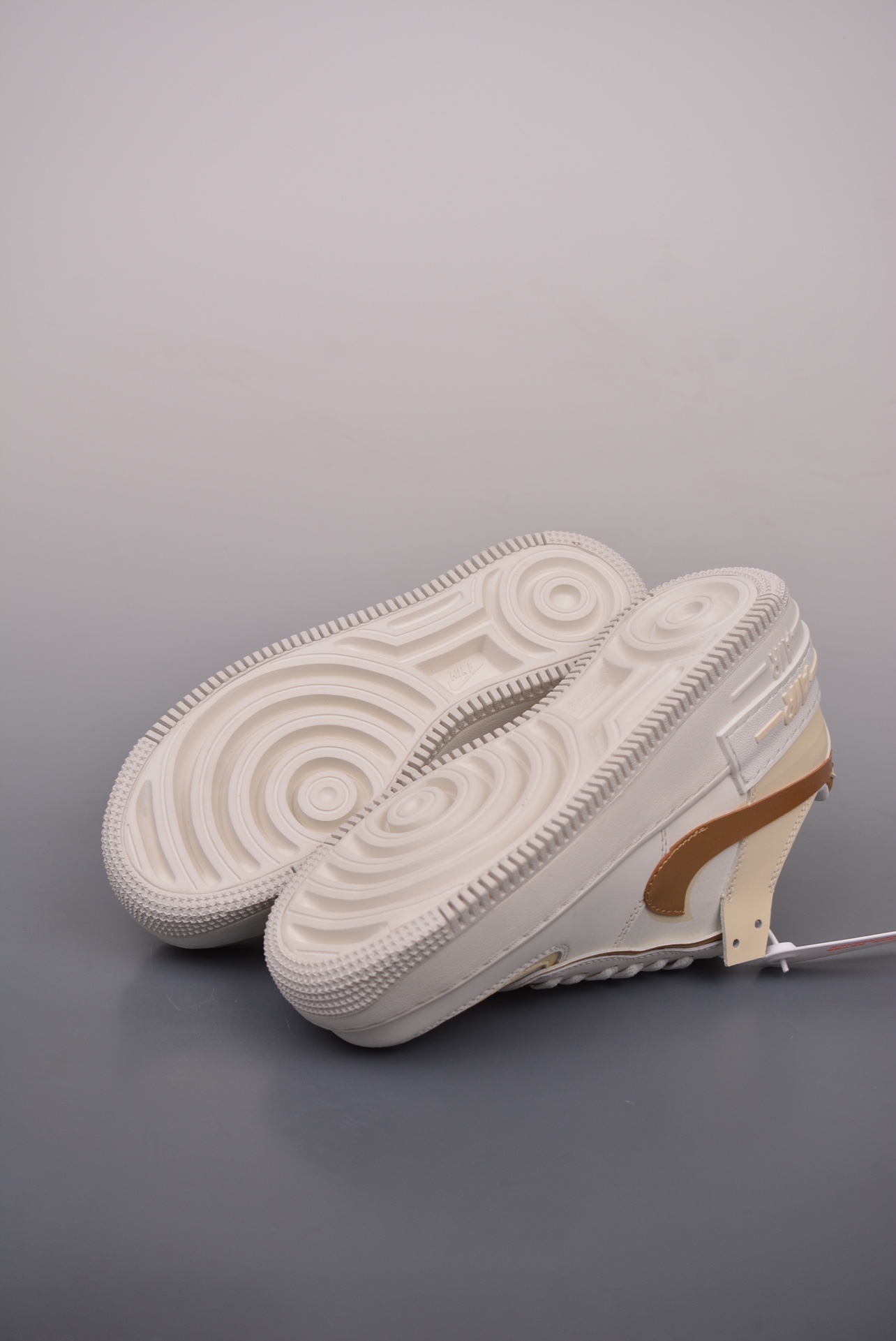 Nike WMNS Air Force 1 ShadowSail Metallic Gold DZ1847-108
