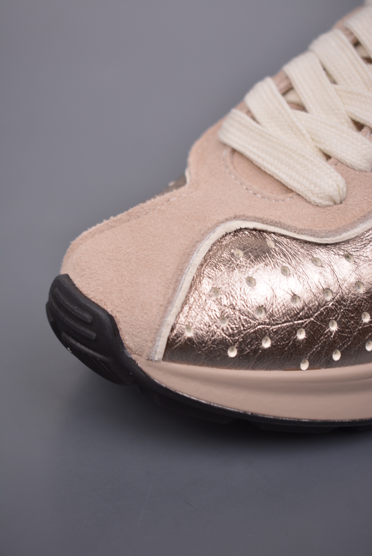 Chanel A25 CC Calfskin Trainers Sneaker Rose Gold