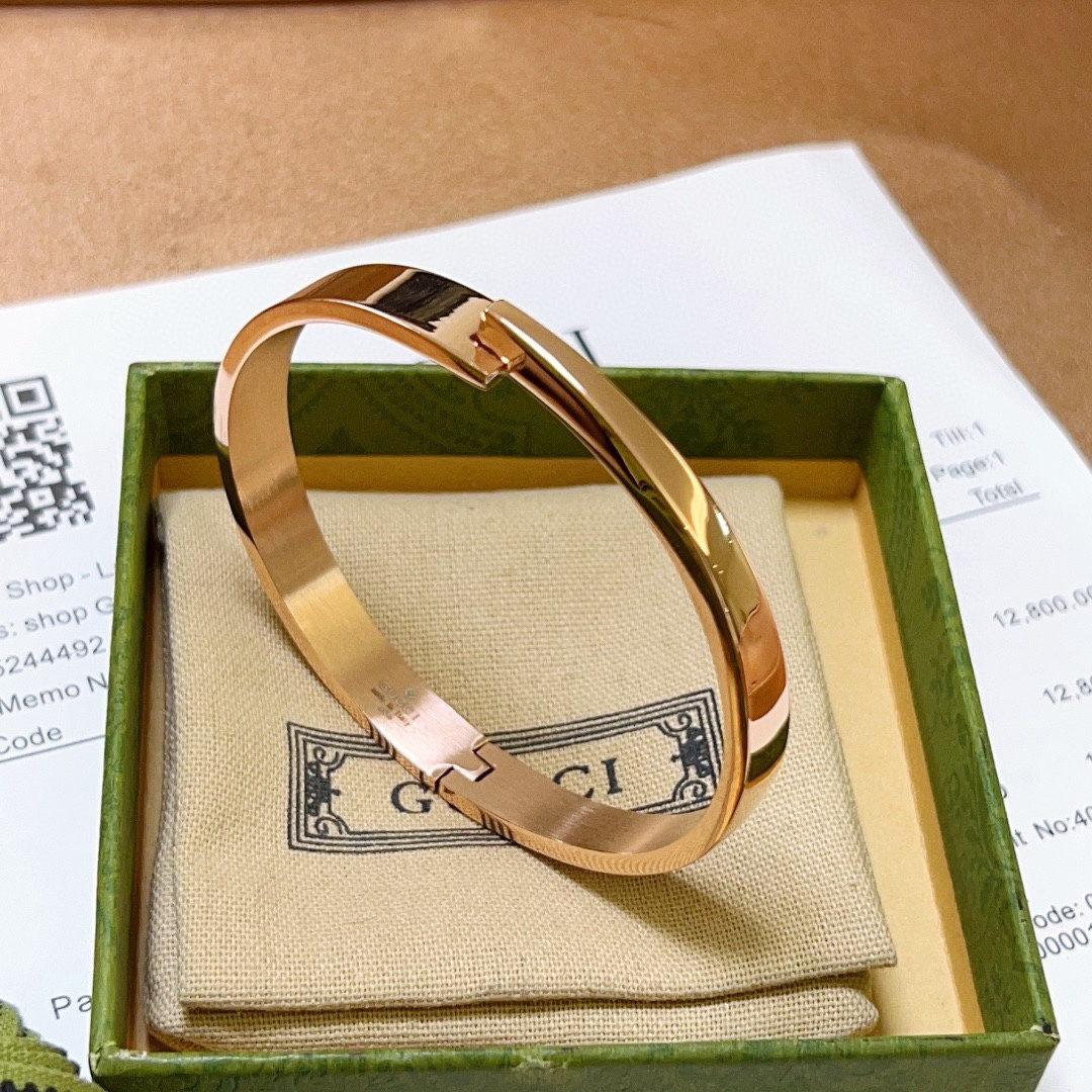 Gucci rose gold bracelet