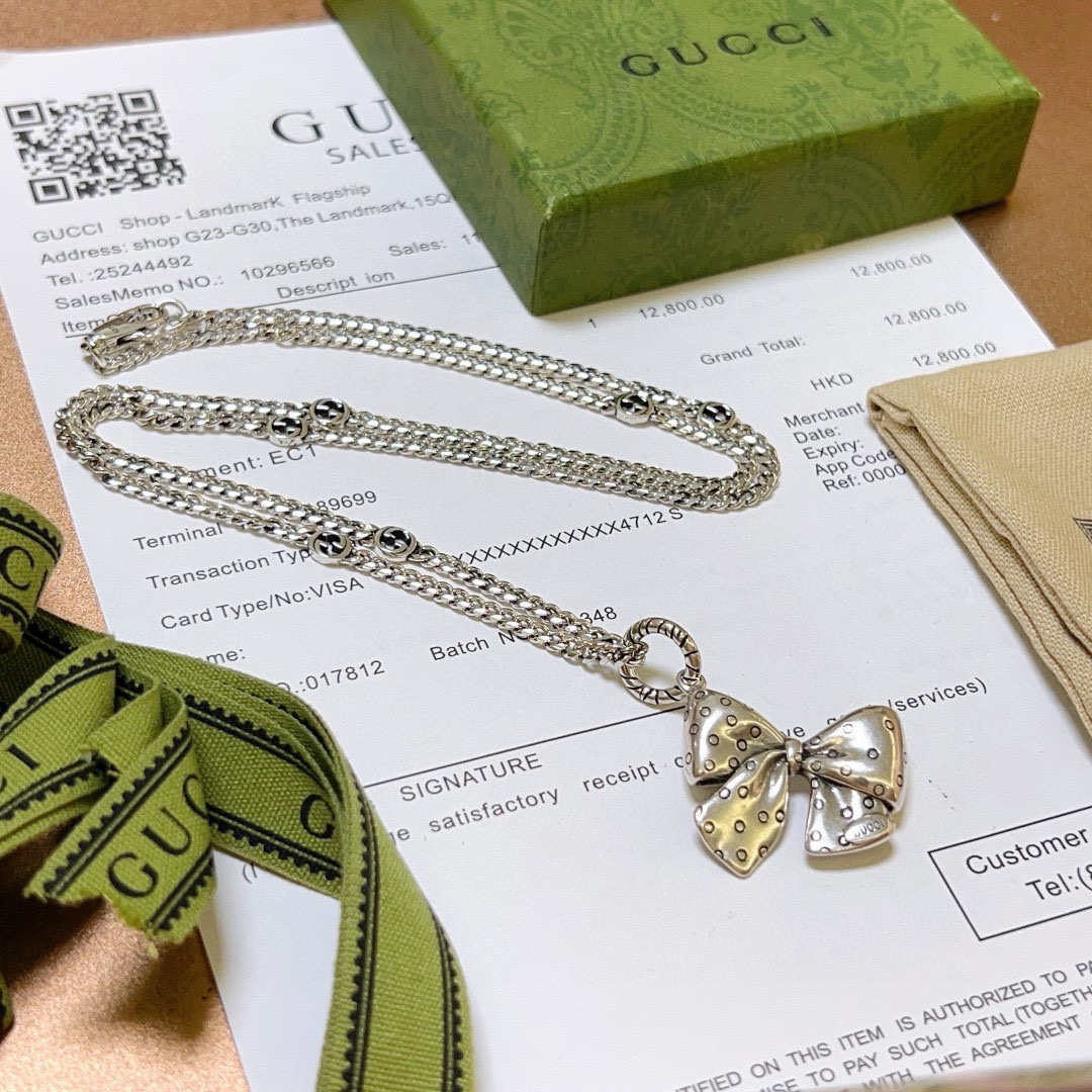 Gucci Vintage Bow Necklace