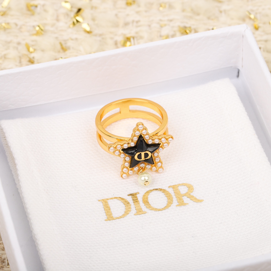 Dior black five-pointed star ring