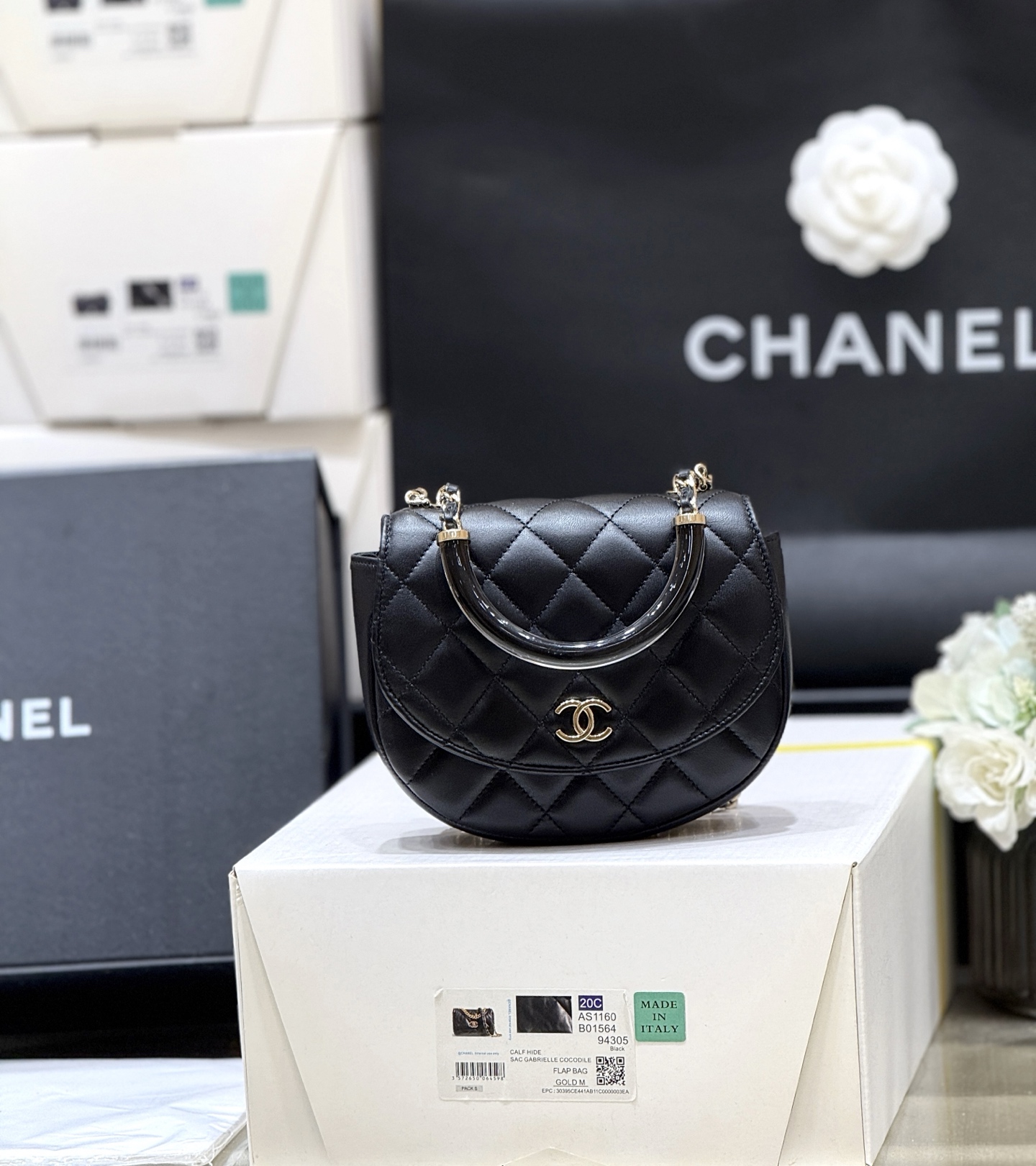 Chanel 25C Early Spring Series Mini Enamel Handle Bag AP441
