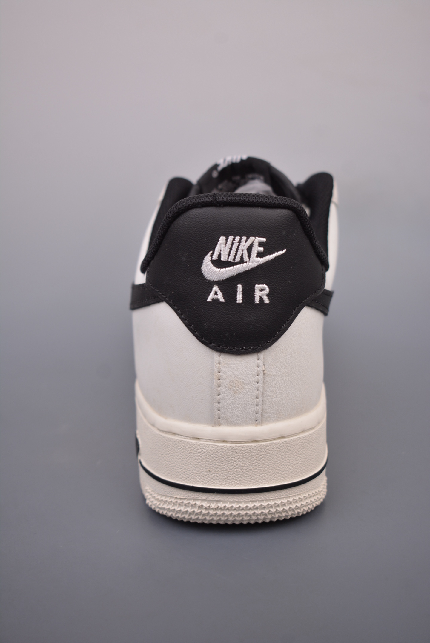 Nike Air Force 1´07 Low Beige, Black and Grey RS2696 112