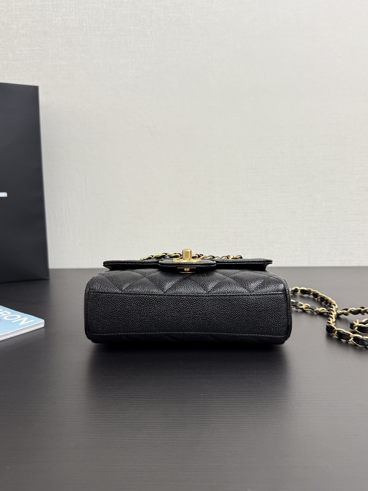 Chanel 25P Cowhide Double Chain Bag 99453