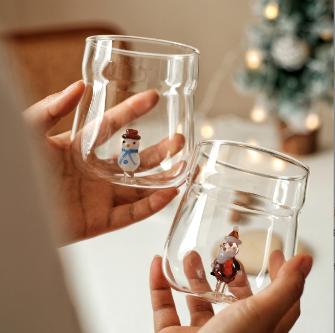 🔥Christmas Hot Sale 🔥-Murano Glass Statue Mug with Christmas Elements