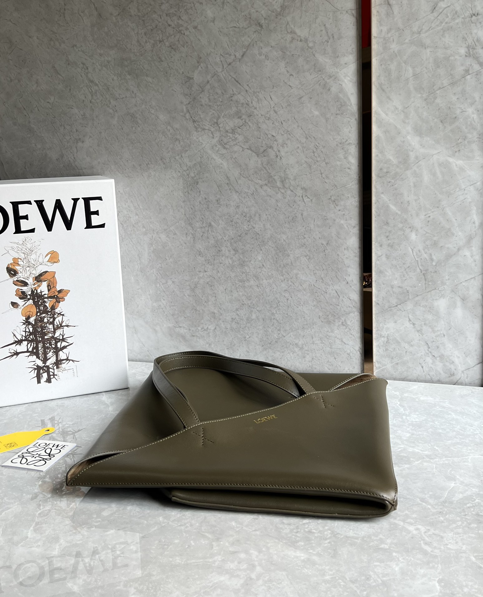 Loewe zzle Fold Large Leather Bag 0692