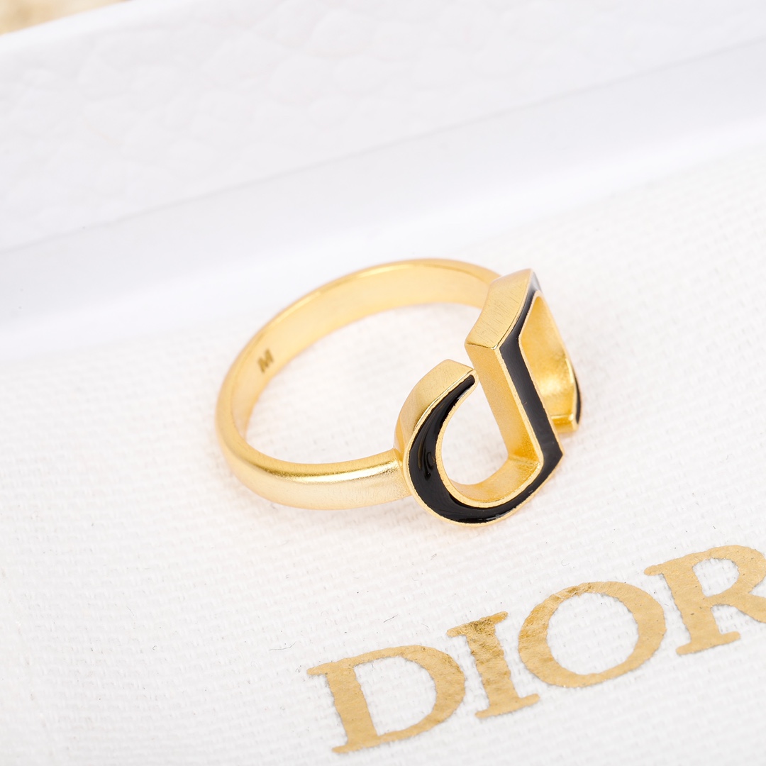 Dior CD letter ring
