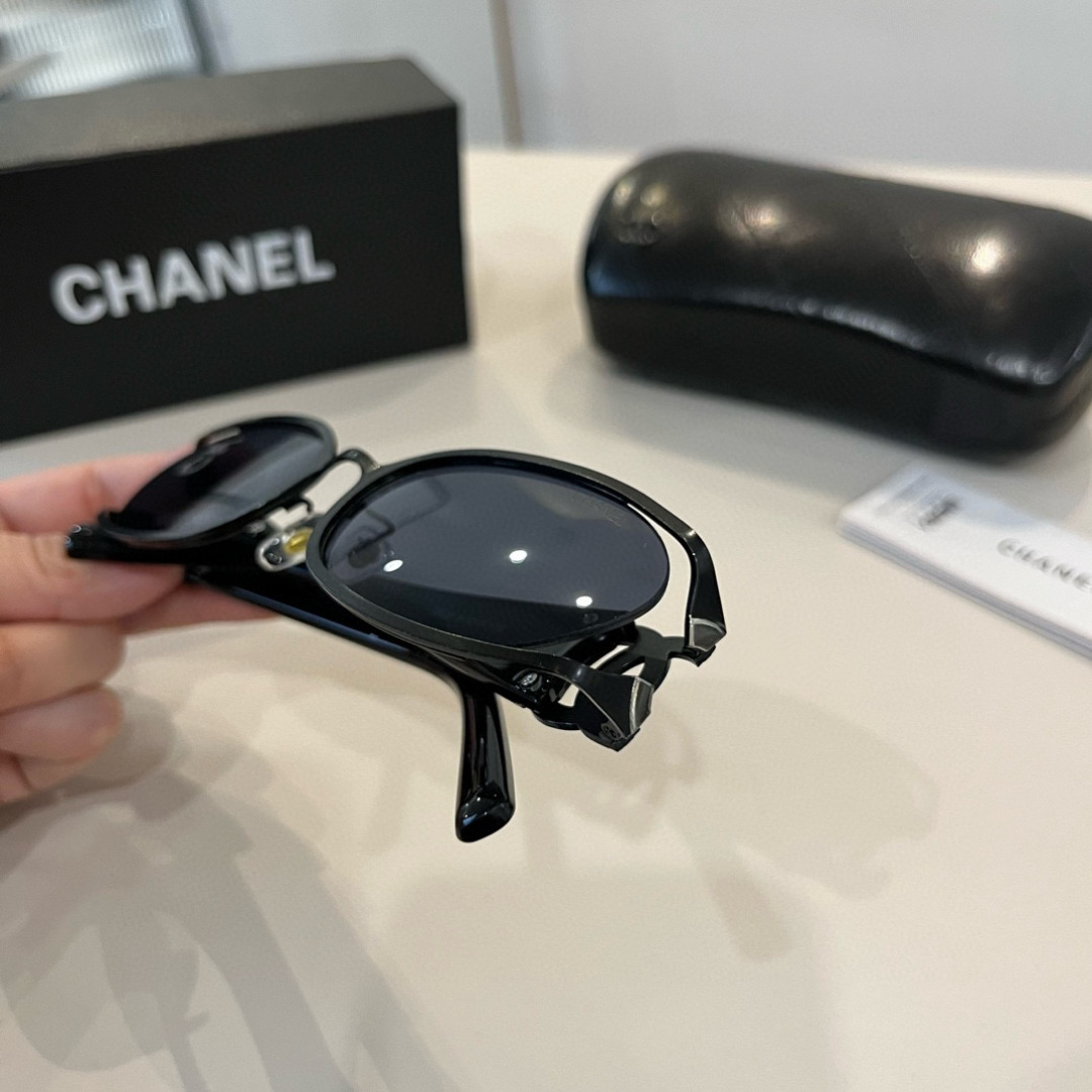 Chanel round frame sunglasses