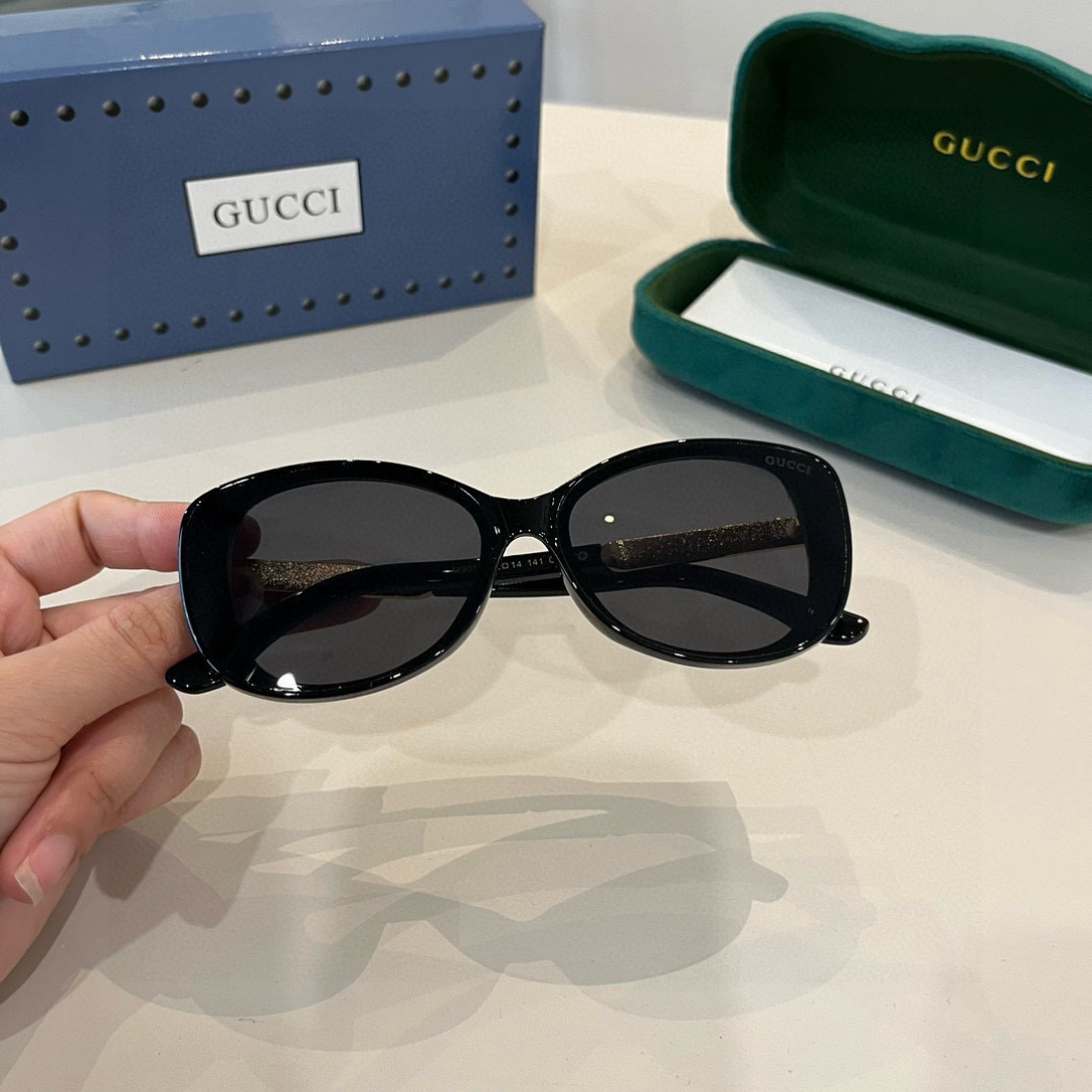 Gucci Round Frame Sunglasses