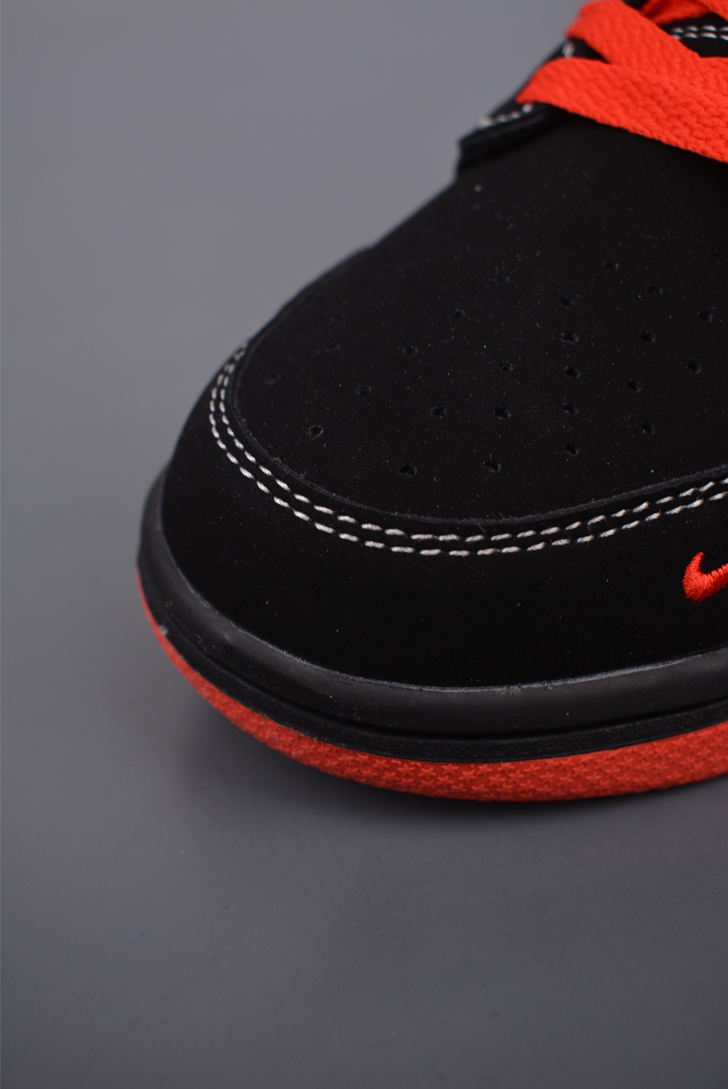 Stussy x Nike By You SB Dunk Low Retro SP Black and Red Embroidery KK1333-028
