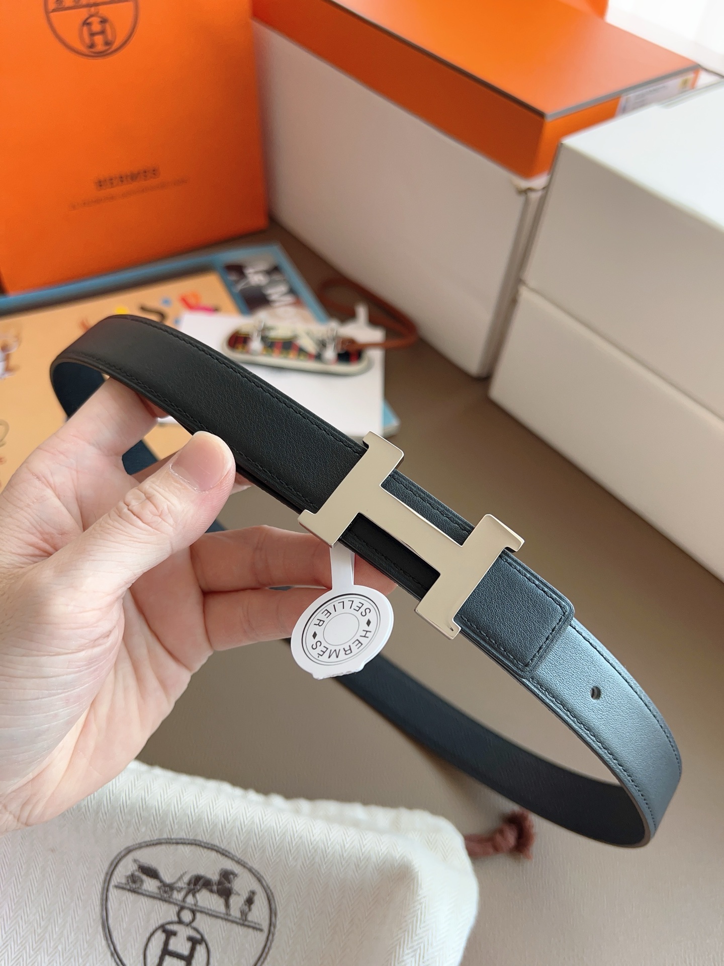 Hermès 2025 New Women's Double-Sided Belt 2.4cm Width