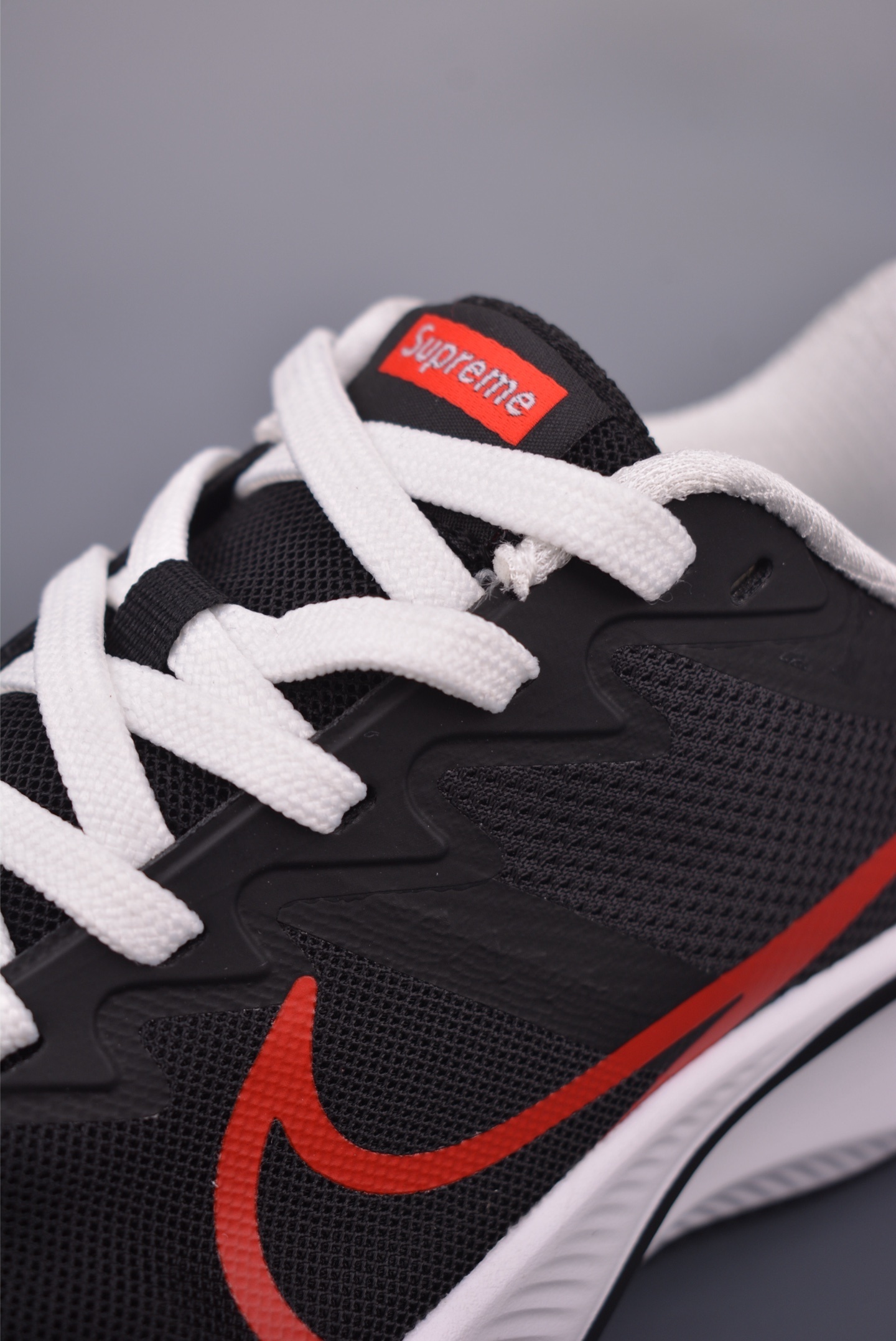 Supreme x Nike Zoom Plus 