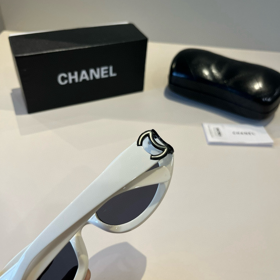 Chanel round frame sunglasses