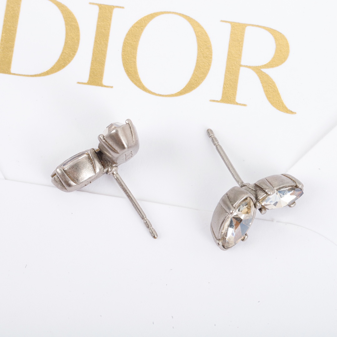 Dior Oval Pearl Earrings