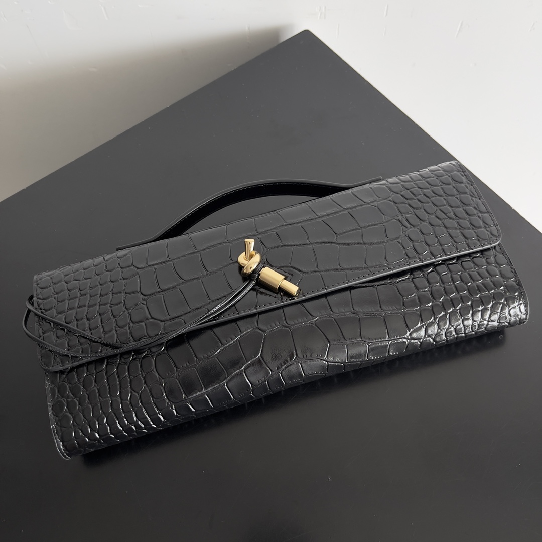 Bottega Veneta Andiamo rare crocodile leather handbag 741511