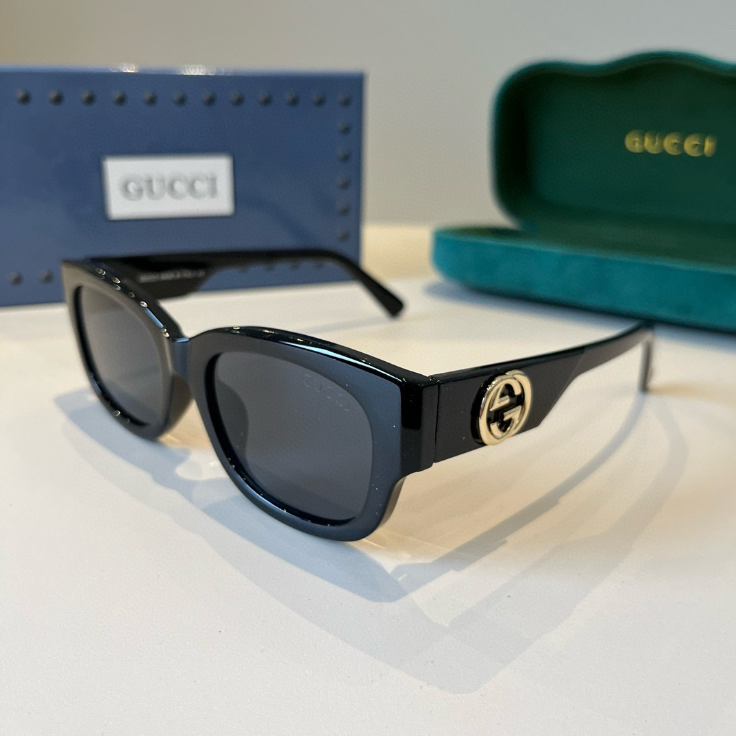 Gucci Round Frame Sunglasses