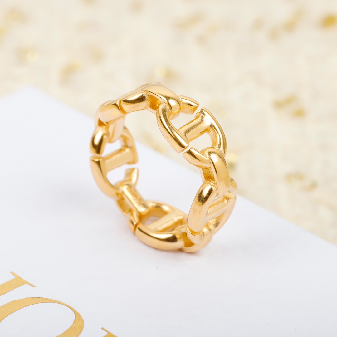 Dior CD letter ring