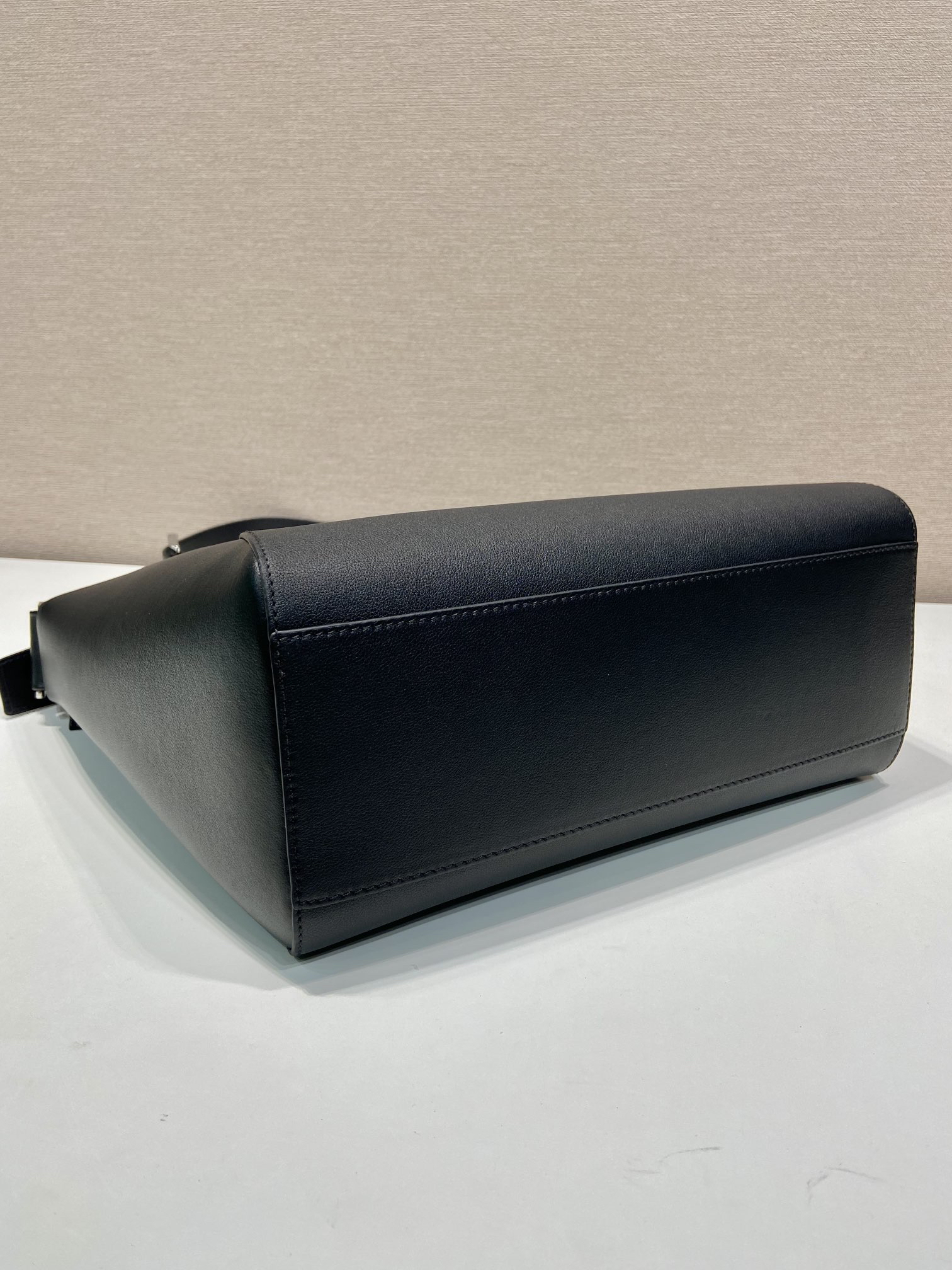 Prada New Messenger Bag 2VH177