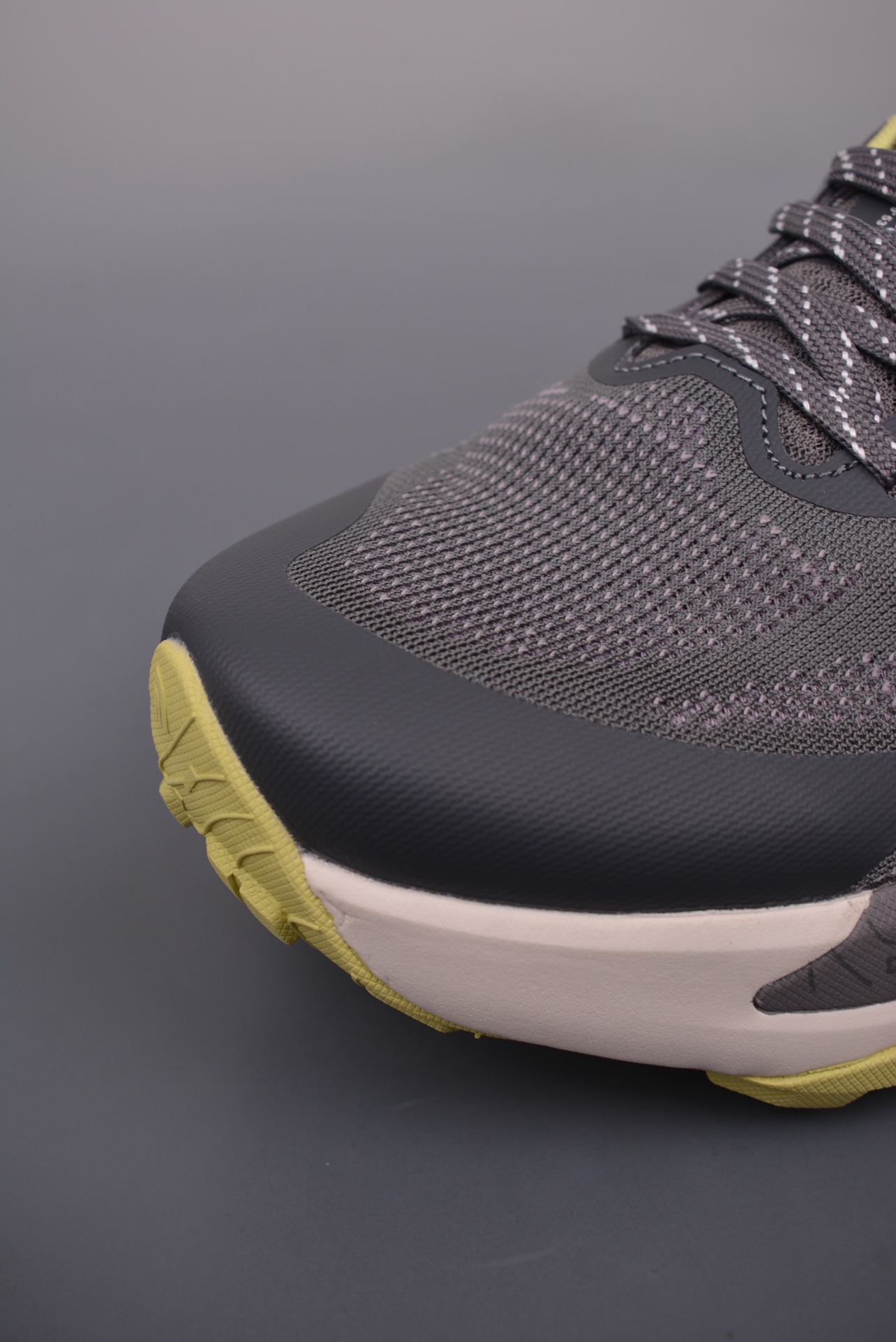 The North Face Altamesa 500 sneakers dark gray and yellow NF0A83N35II
