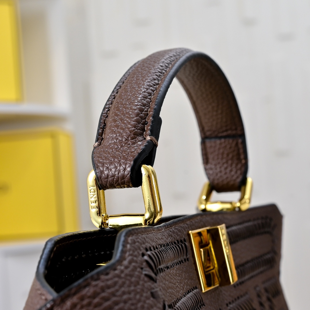 FENDI ekaboo iseeu small bag 3372