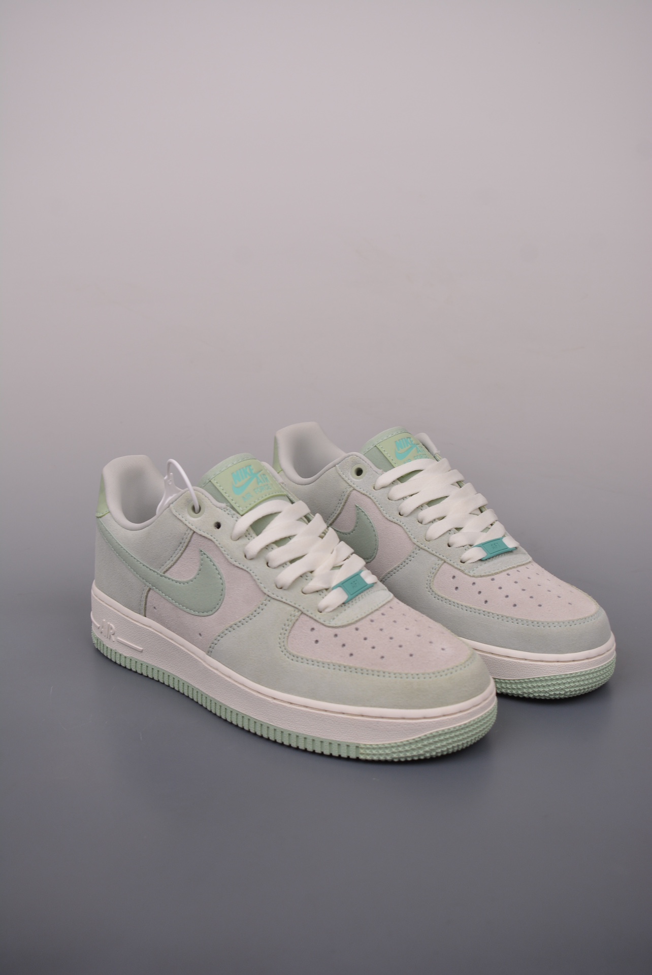 Nike Wmns Air Force 1'07 LowSpruce AuraPistachio Frost HQ1497-099