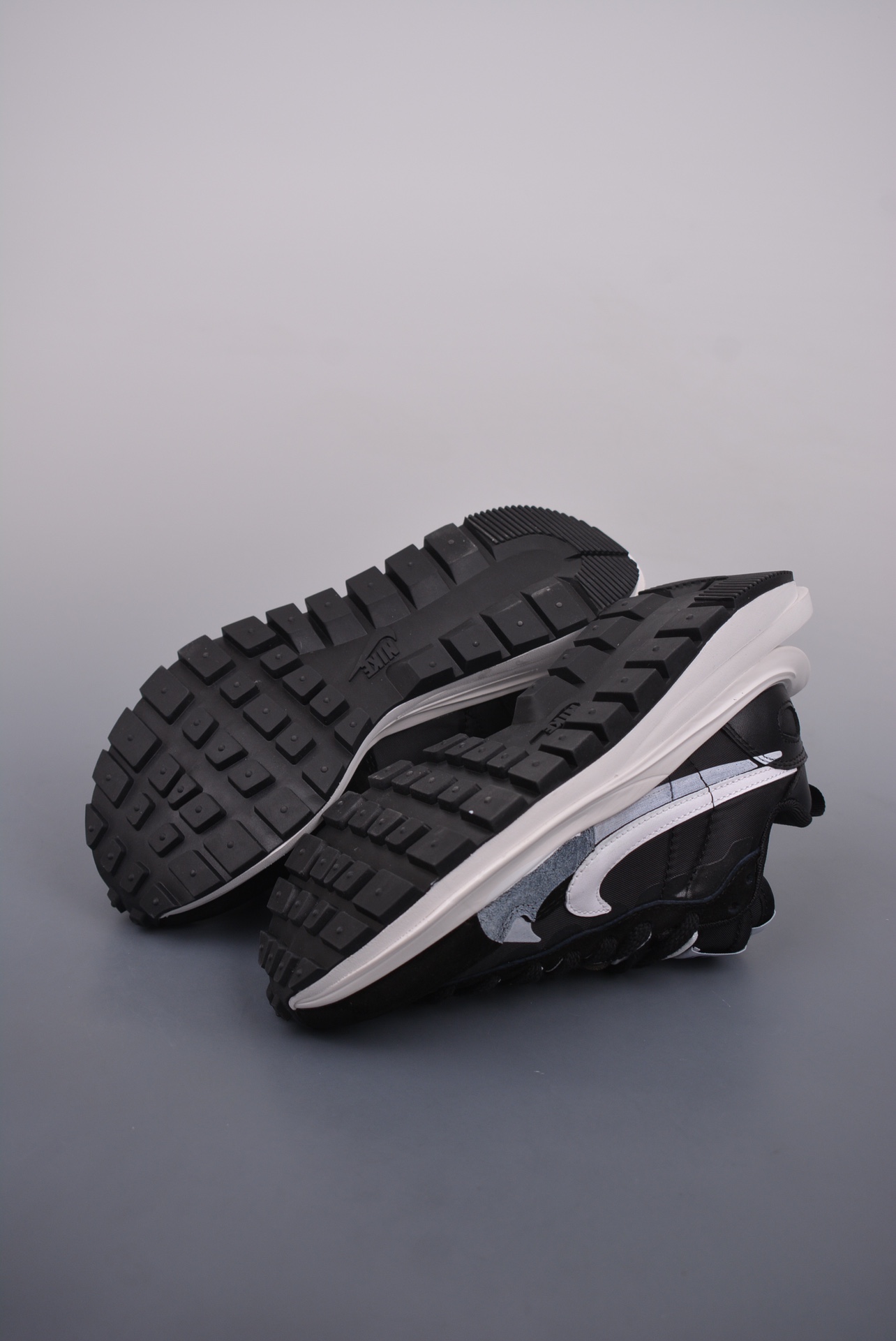 Sacai x Nike VaporWaffle 3.0 Black White Panda DD1875-011