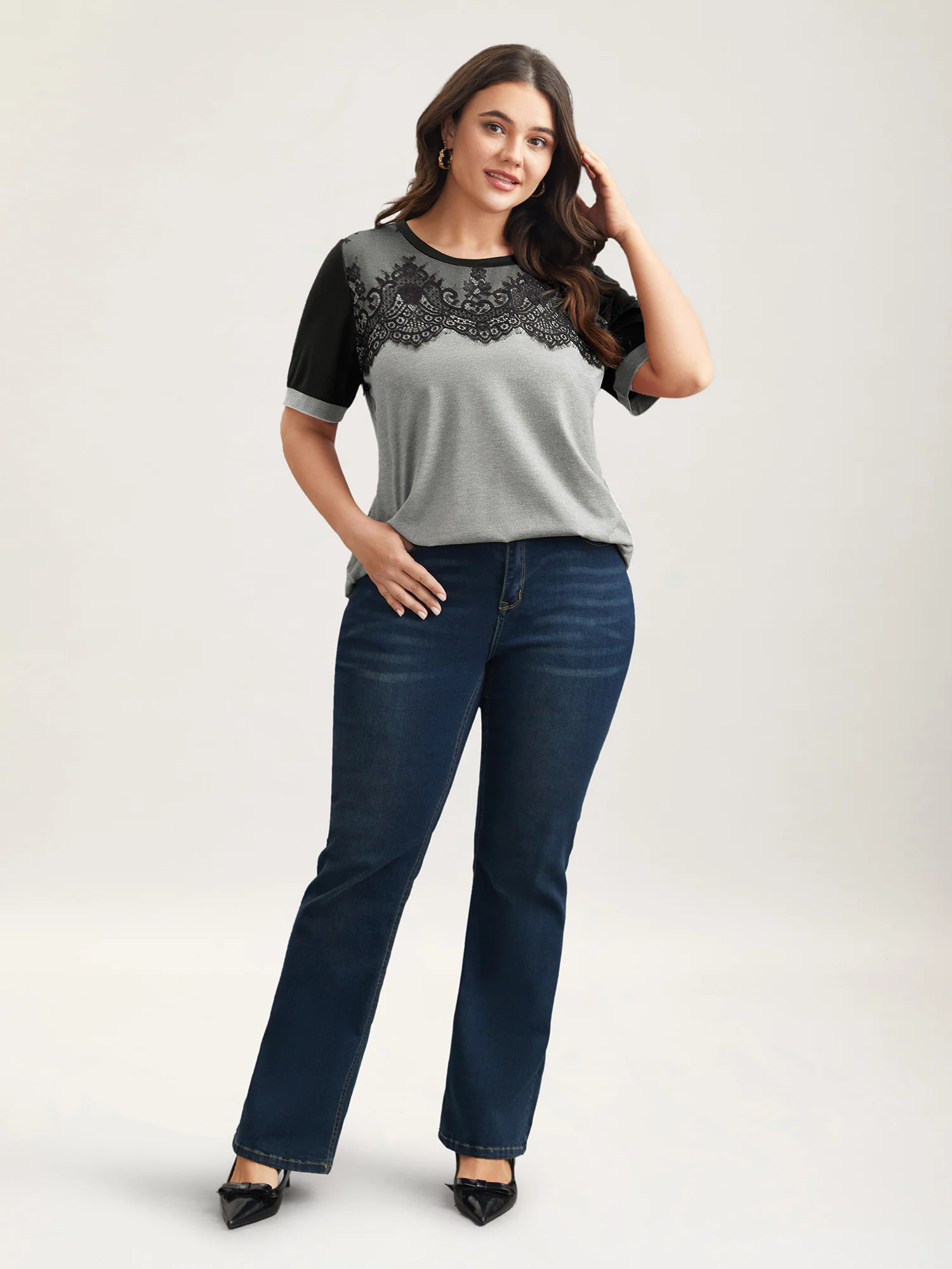 Stretchy Scalloped Lace Color Contrast T-Shirt