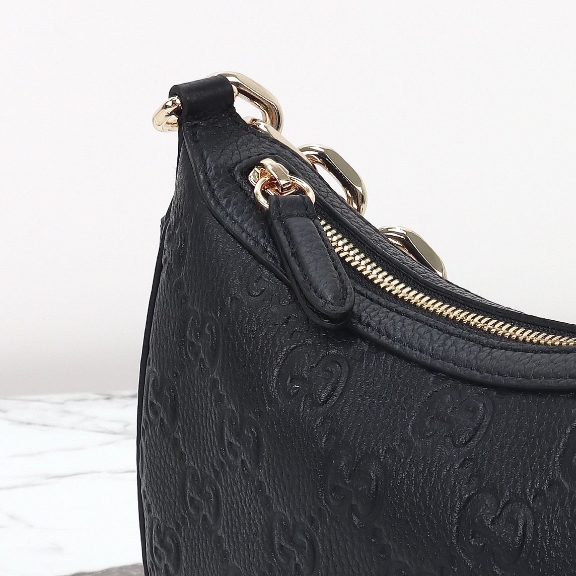 Gucci GG Emblem Medium Shoulder Bag 815409 AAEEM 1000