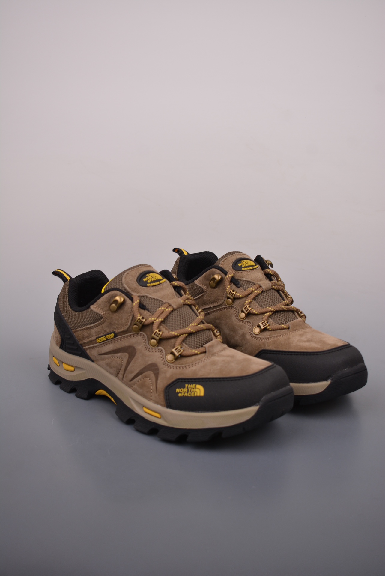 The North Face Hedgehog Sneaker suede brown black yellow BM5336