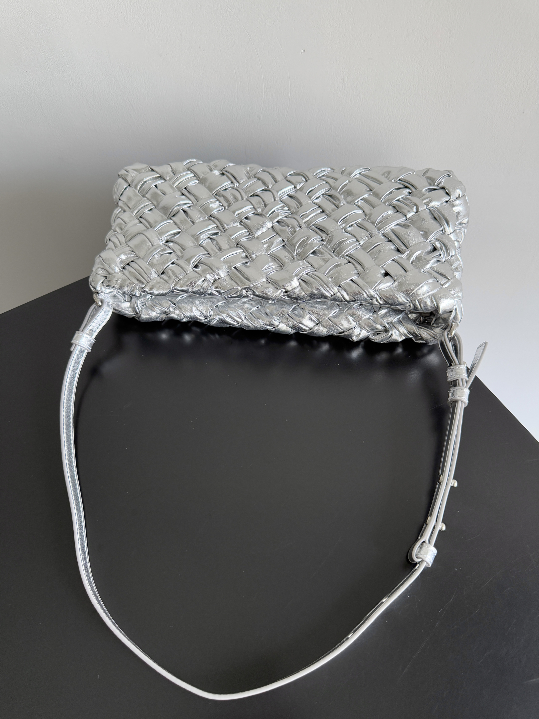 Bottega Veneta Kalimero cha cha woven handbag 785780