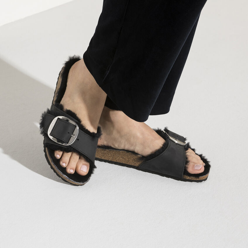 Madrid Big Buckle Shearling Oiled Leather B-88413
