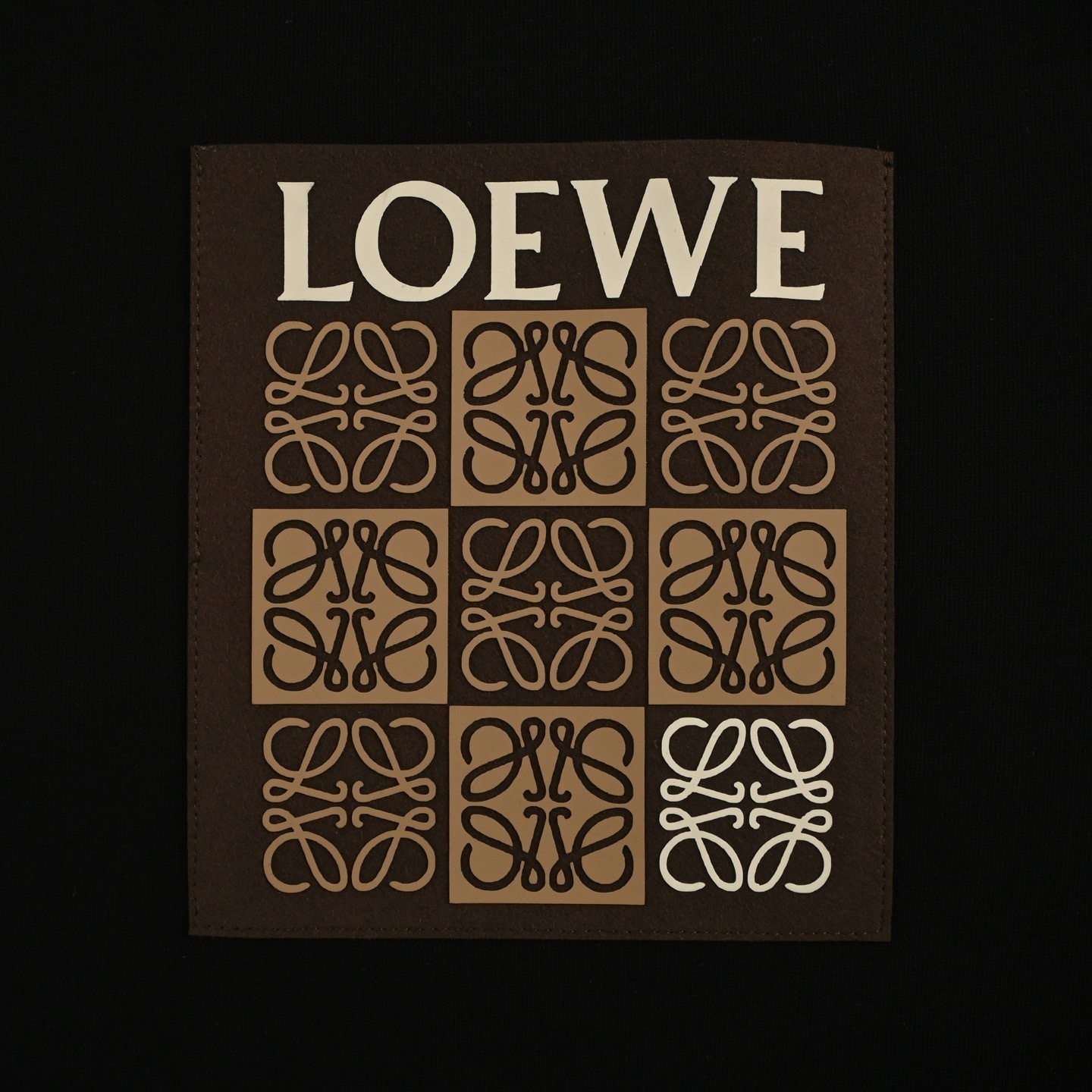 Loewe 25ss short-sleeved shirt with embossed logo on the pocket