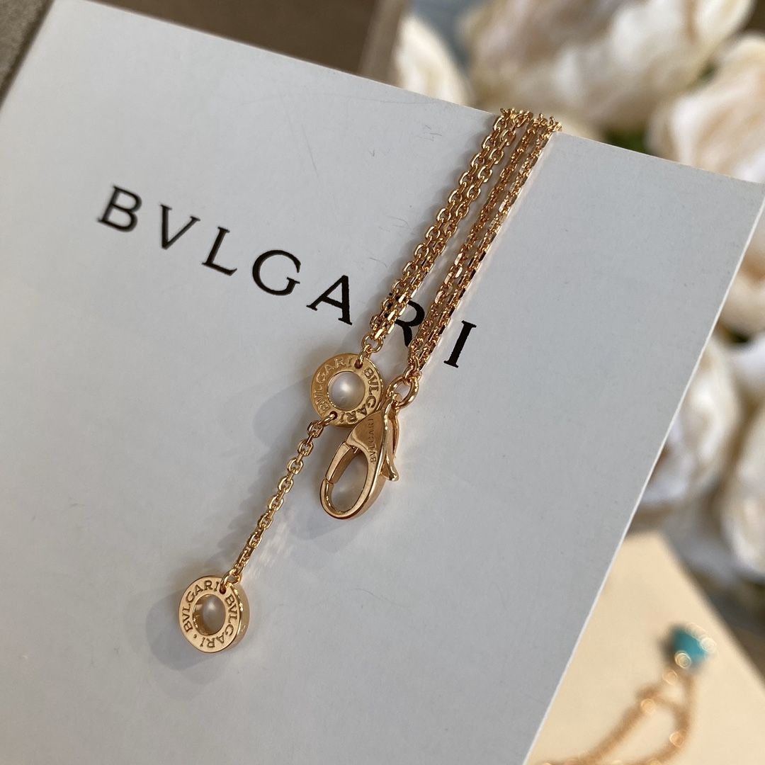 Bulgari natural turquoise fan-shaped necklace