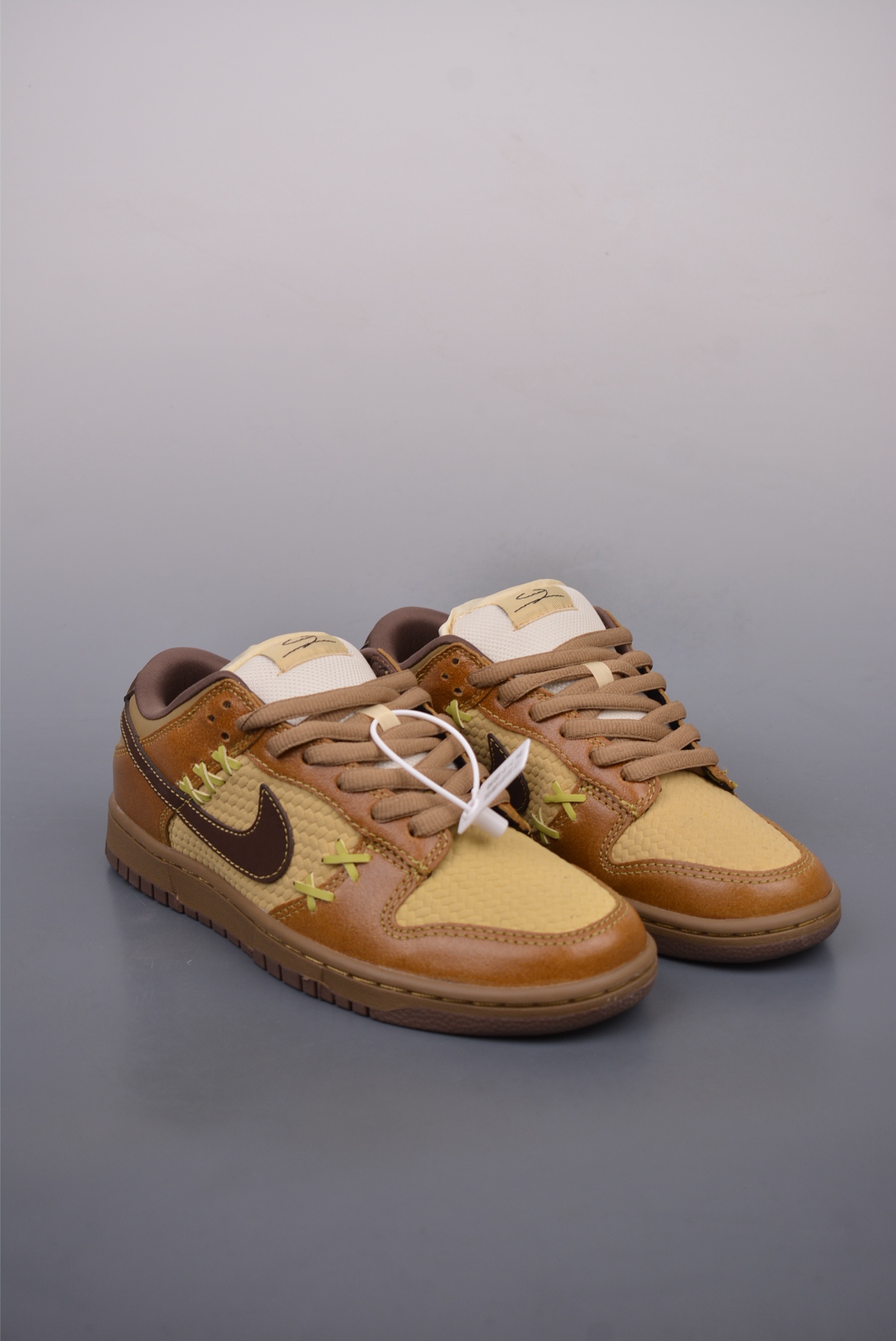 Nike SB Dunk Low Shanghai Xiaolongbao Woven Sneakers DD1391-106