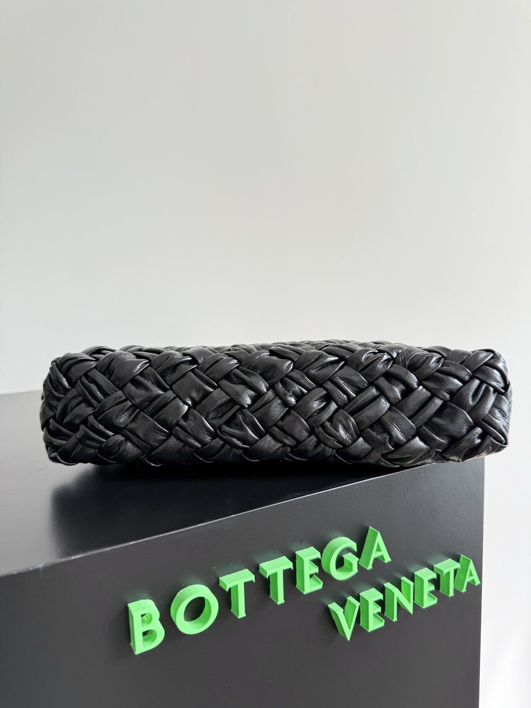 Bottega Veneta Kalimero cha cha woven handbag 785780